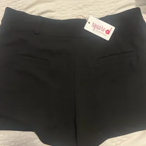 NWT D squared LeLe brand business casual shorts thumbnail 3
