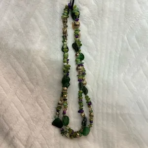 Vintage Single Strand Mixed Purple & Green Beads & Stones Necklace thumbnail 3