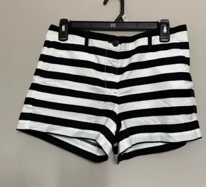 Gap Shorts thumbnail 1