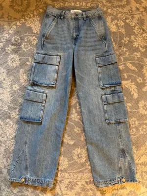 Aritzia Denim Forum High-Rise Cargo The '90s Millie Jeans thumbnail 3