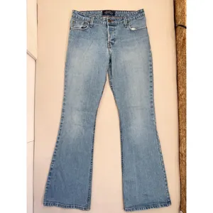 Levi Strauss SIGNATURE Juniors Size 9 Light Blue Denim Low Rise Flare Jeans thumbnail 2