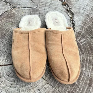 UGG Women’s Slippers Shoes Size 11  thumbnail 2