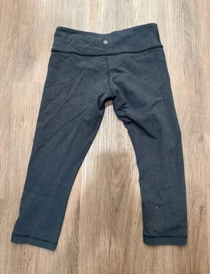 Lululemon Womens Heathered Charcoal Gray Cropped Yoga Leggings Mid Rise Capri thumbnail 1