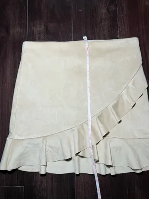 Naked Zebra Cream Suede Ruffle Mini Skirt Size Small thumbnail 3
