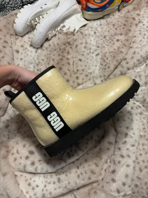 UGG Boots thumbnail 1