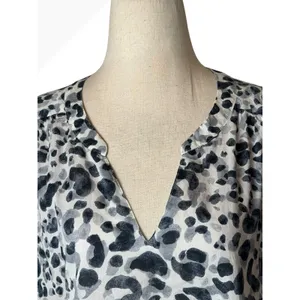 Tommy Bahama Desert Cat Split‎ Neck Top Women Large Black White Leopard Preppy thumbnail 4