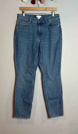 H&M medium wash jeans thumbnail 1