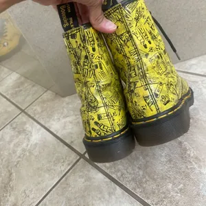 Dr Martens 1460 Yellow London Sketch Print Boots Made in England Womens 6 USA thumbnail 8