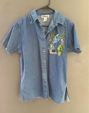Effeci Vintage Sm Blue Denim Embroidered Garden Short Sleeve Button Down Shirt thumbnail 1