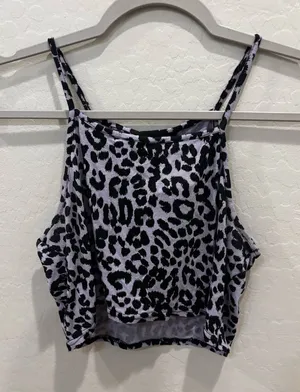 PrettyLittleThing Lavender and Black Leopard Print Cropped Cami‎ thumbnail 1