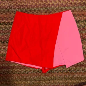 Nwot Red & Pink Color Block Overlap Skort thumbnail 1