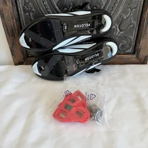 New Peloton Cycling Shoes (cleats included) Size 40 Men's 7 Women's 9 Black Red thumbnail 2