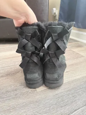 UGG Boots Women’s Black thumbnail 2
