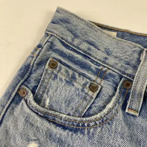 Levi's 501 Skinny Jeans Womens 24‎ High Rise Light Wash Distressed Denim 24x28 thumbnail 8