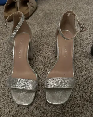 Kelly & Katie Heels thumbnail 1