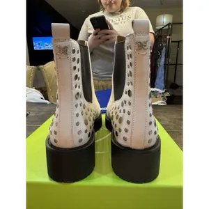 Sam Edelman Women White Leather Studded‎ Jalyn Lug Sole Chelsea Boots Size 11 thumbnail 6