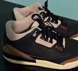 Nike Jordan Air Jordan’s boys size 5y thumbnail 2