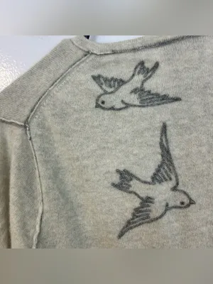 New Scotland 100% Cashmere Lightweigth V-neck Embroidered Sparrow Swearer Small thumbnail 6