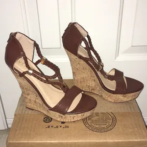 Venus Brwn Cork Platform 5 1/4” Wedge Sandals Sz 7 thumbnail 6