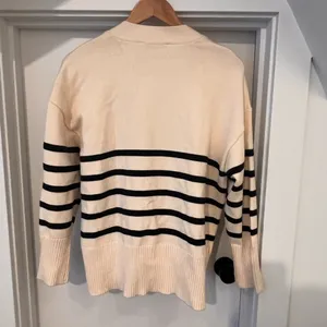 NWT Zara Cream and Black Knit Cardigan Sweater thumbnail 3