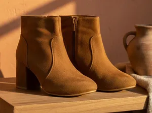 Top Moda‎ Women's Ankle Booties Brown Round Toe Block Heel Side Zip Size 7 thumbnail 1
