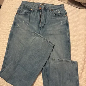 Wrangler Straight-Leg Jeans thumbnail 1