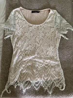 Cream lace top BKE size med thumbnail 1