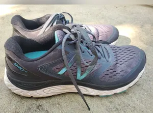 New Balance 840 V4 Women's Running Shoe Size 8 Gray And Teal Good Condition thumbnail 2