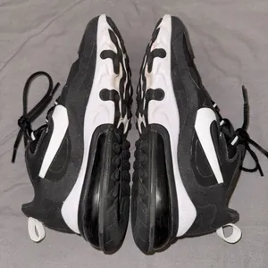 Women’s Nike Air Max 270 React thumbnail 4