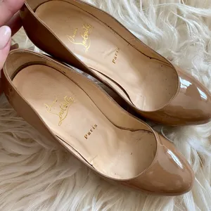 Christian Louboutin Camel Patent Bianca High Heels thumbnail 4
