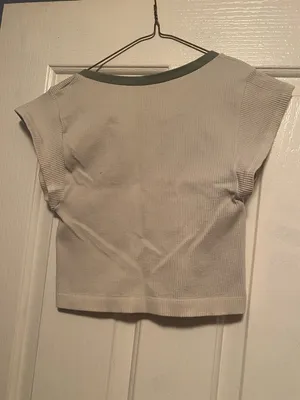 Urban Outfitters White Cropped Tee with Green '92' Graphic thumbnail 2
