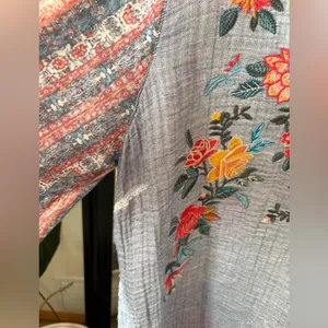 JOHN MARK Garden Party Embroidered Floral Shirt With 3/4 Length Sleeves thumbnail 4