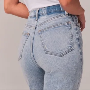 Abercrombie & Fitch Curve Love The 90’s Straight Ultra High Rise Size 25/0 R thumbnail 11