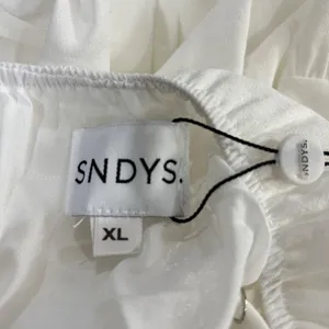 SNDYS Indigo Dress Womans XL White Maxi Plunging Neckline Summer Flowy NEW‎ thumbnail 5