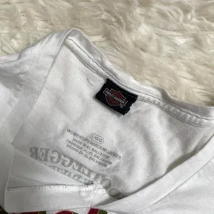 Harley Davidson White Vneck Tee Shirt Skulls Burgundy Red Roses Spellout thumbnail 5