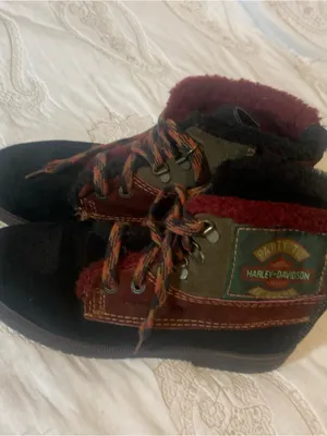 Suede Leather Ankle Boot in Burgundy and Black Shearling Lined Ladies Size 9 thumbnail 3
