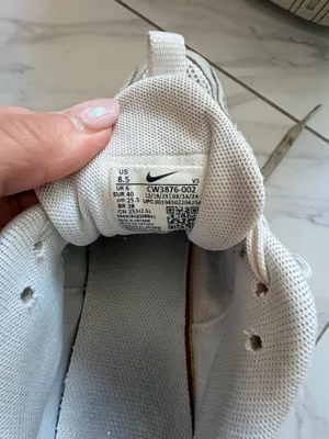 Nike Air Shoes. White size 8.5 thumbnail 8