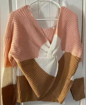 Full Circle Trends Soft Knot Sweater Sz L NWOT thumbnail 1