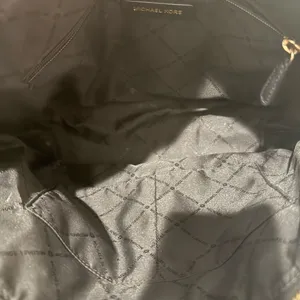 MICHAEL KORS Jet Set East West Top Zip Tote Bag Saffiano Leather Black thumbnail 10