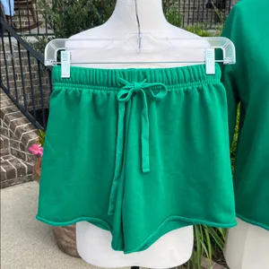 Matching Bright Dark Green Knit Set Pullover Shorts Size XS thumbnail 3