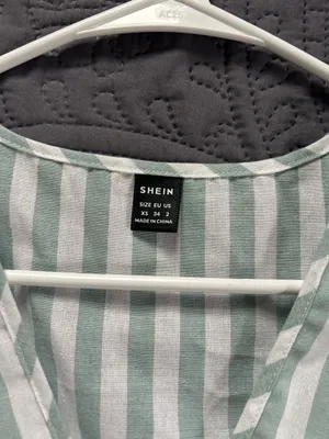 Green and white striped blouse Size XS thumbnail 2
