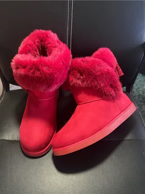 New 🎉 Juicy Couture Women's Cozy Faux-Fur Winter Boots Red Size 7 1/2 thumbnail 2