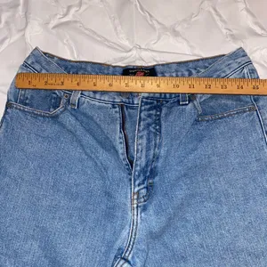 Vintage American Eagle Flare Women's Jeans Light Wash Distressed Mid/Low Rise thumbnail 4