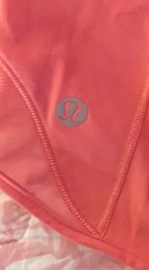 Lululemon Shorts Hotty Hot 2.5" Low-Rise thumbnail 4