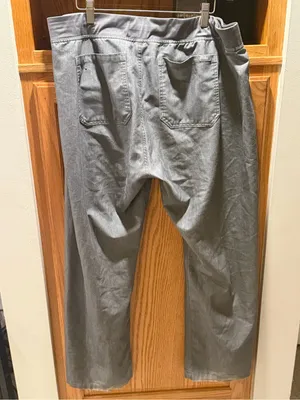 FIGS Catarina One-Pocket Scrub and Livingston Basic Scrub Pants set in Graphite thumbnail 8