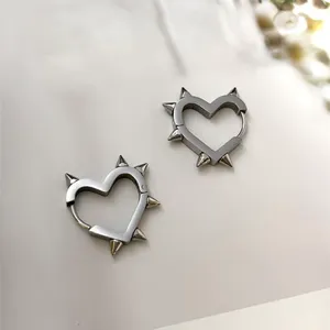 Spike Heart Stud Earrings for Men Women Streetwear Punk Hip Hop Unisex Style thumbnail 2