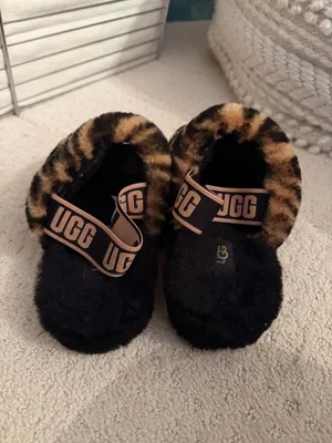 Ugh Slippers  thumbnail 3