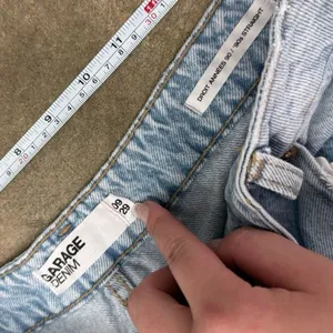 Garage 90s straight leg Jeans raw hem thumbnail 5