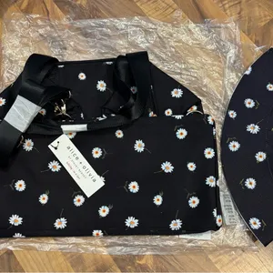 Alice + Olivia Daisy Black Duffel Bag and Daisy Reversible bucket hat set, new thumbnail 2