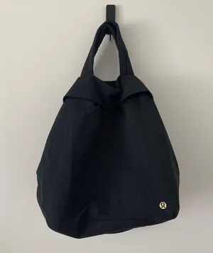 Lululemon on my level bag thumbnail 1